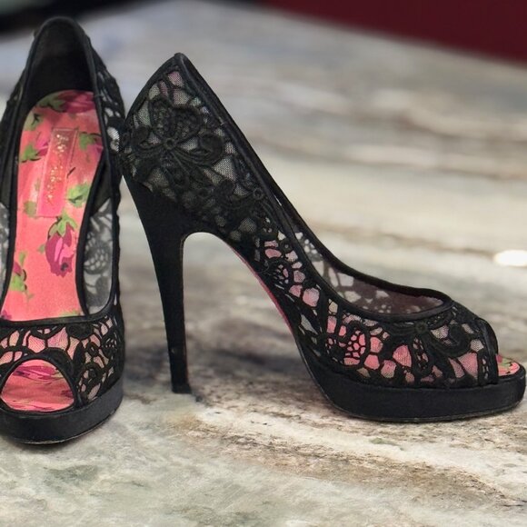 Betsey Johnson black lace stilettos - Picture 10 of 12
